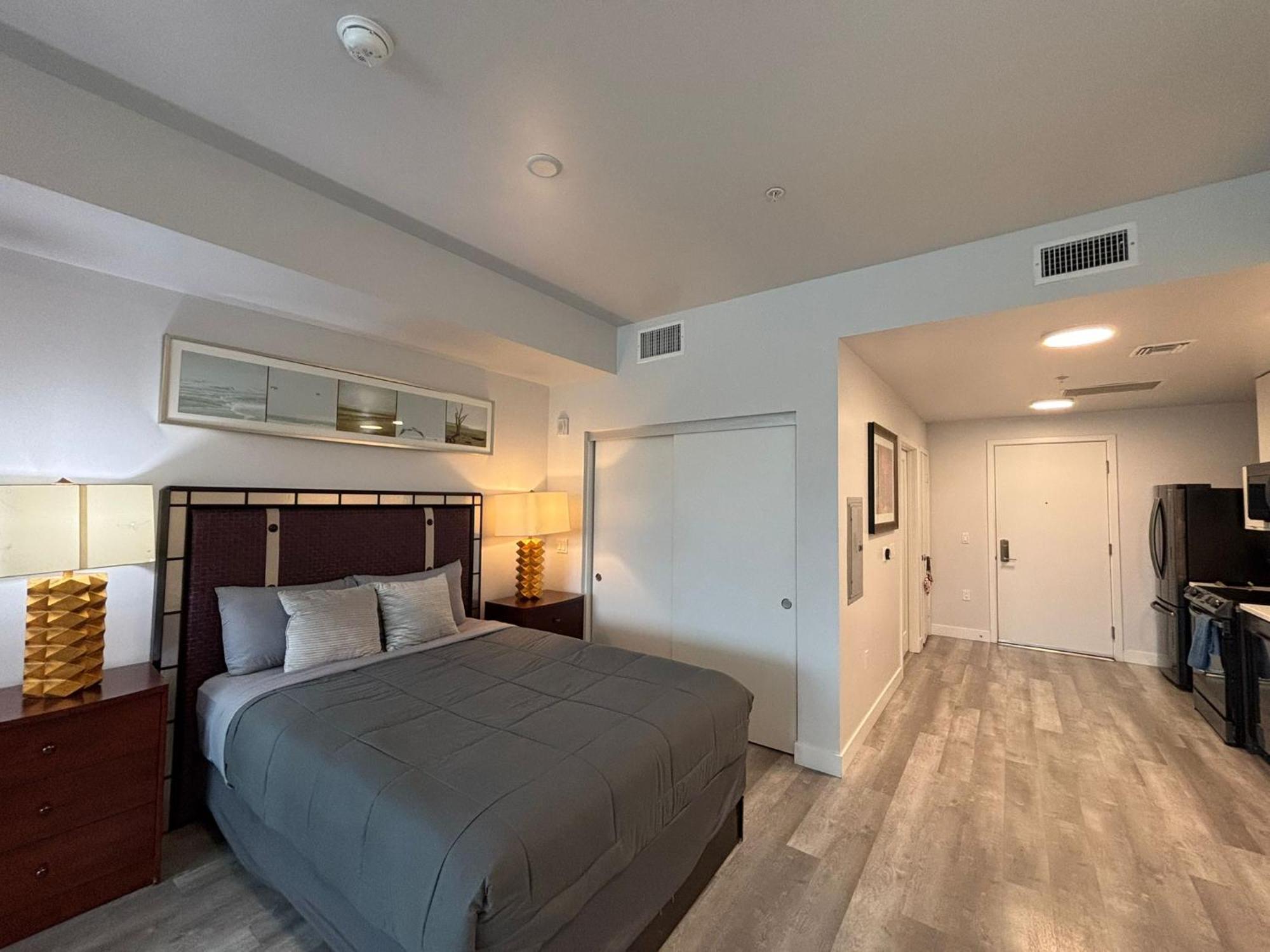 Hollywood Rooftop Boutique Residences On Melrose Apartahotel *